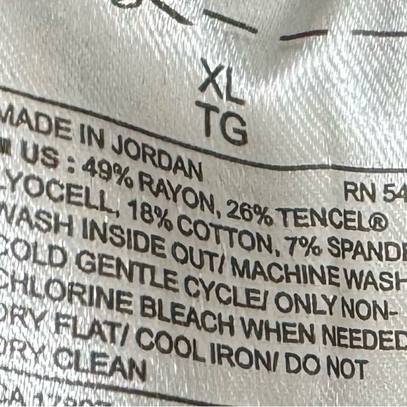 BANANA REPUBLIC TOP NWT - Picture 4 of 5